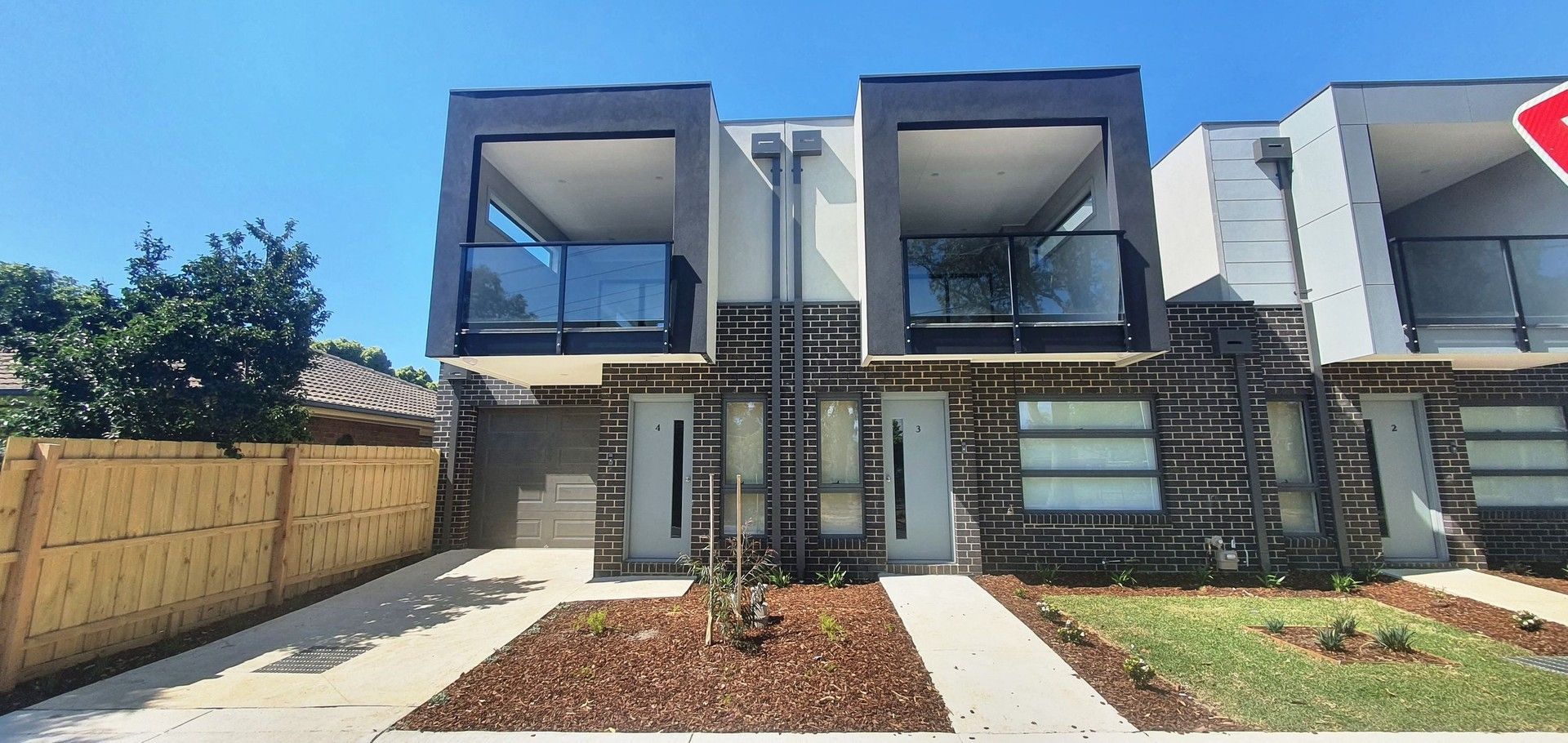 3 bedrooms Townhouse in 4/16 Henry Street BORONIA VIC, 3155