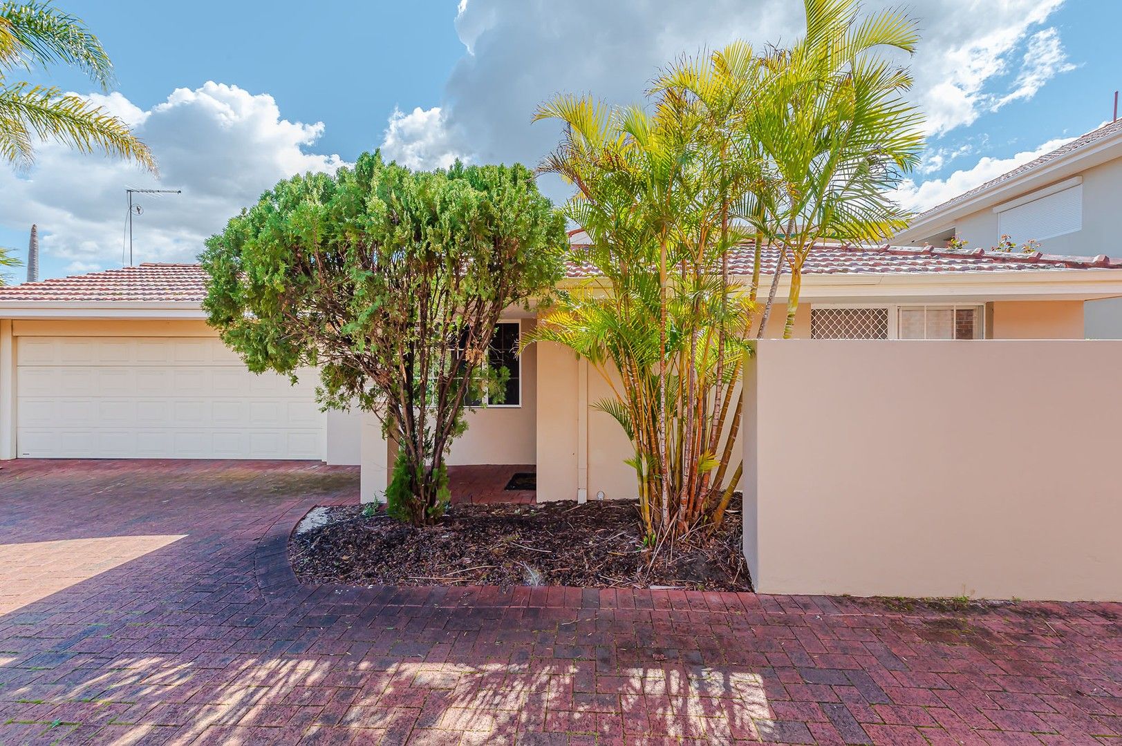 3 bedrooms House in 2/37 Robert Street COMO WA, 6152