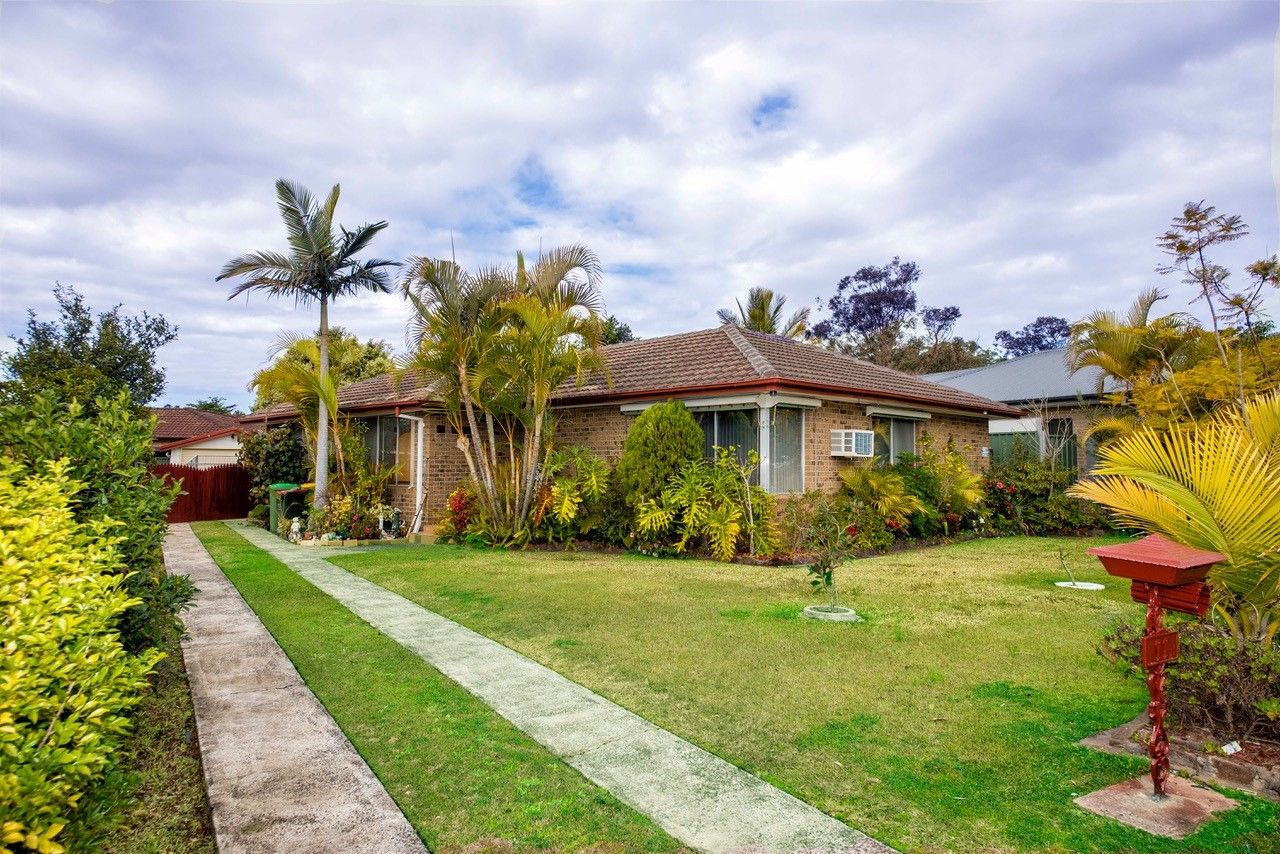 11 Byarong Avenue, Point Clare NSW 2250, Image 0