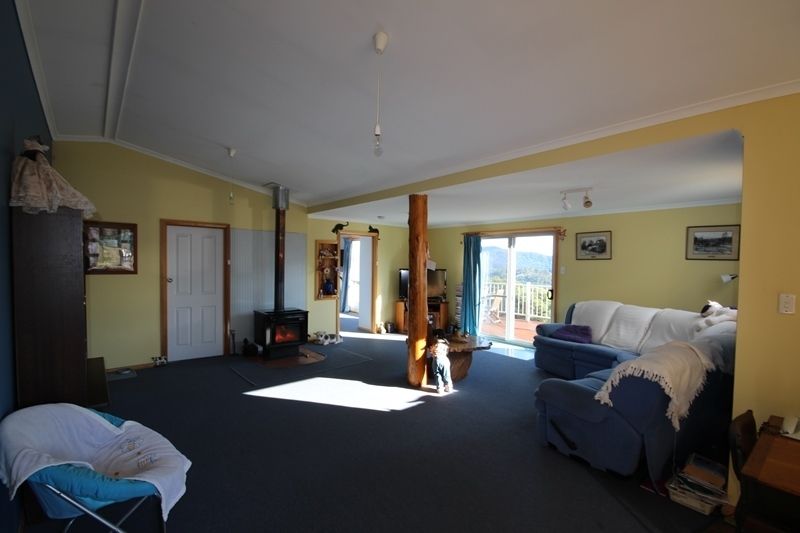 136 Umfrevilles Road, KAOOTA TAS 7150, Image 2