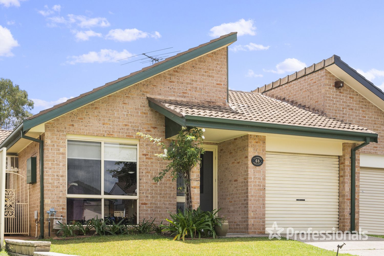 68 Flinders Crescent, Hinchinbrook NSW 2168, Image 0