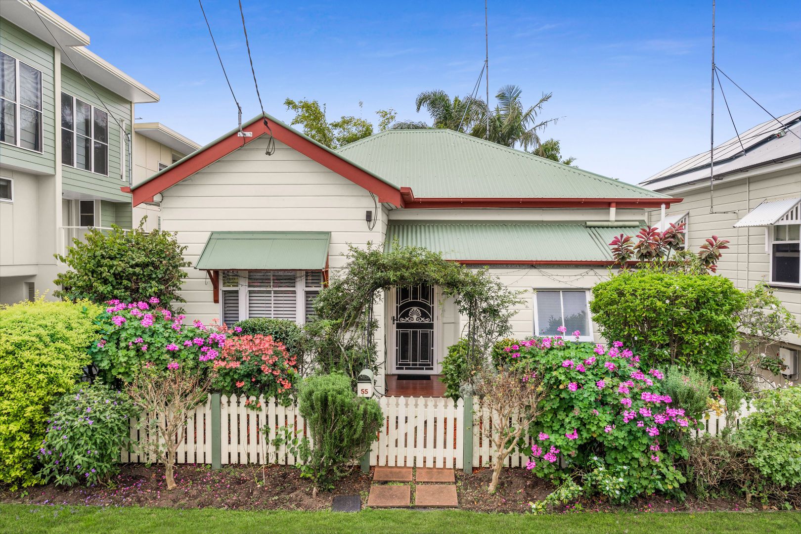 55 Yamboyna Street, Manly QLD 4179