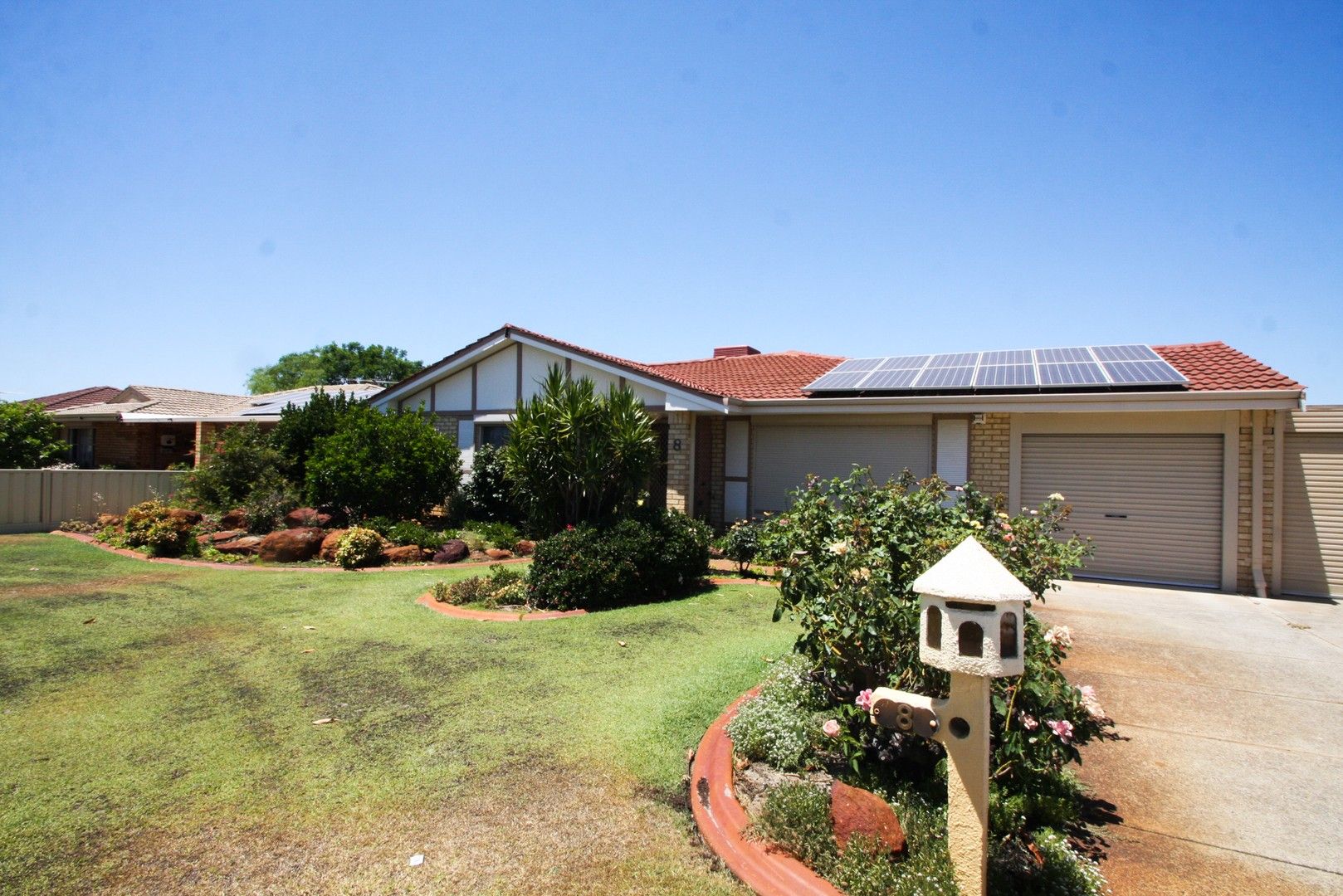 4 bedrooms House in 8 Wheatstone Drive MORLEY WA, 6062