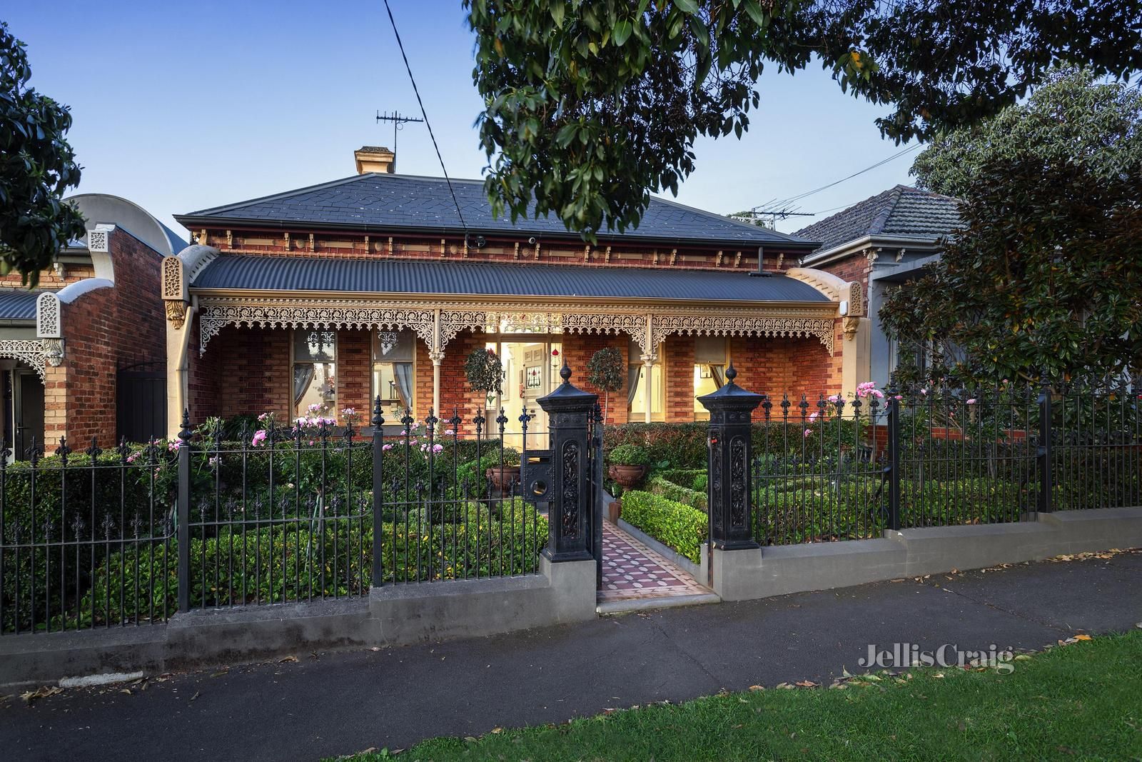 4 bedrooms House in 100 Park Street MOONEE PONDS VIC, 3039