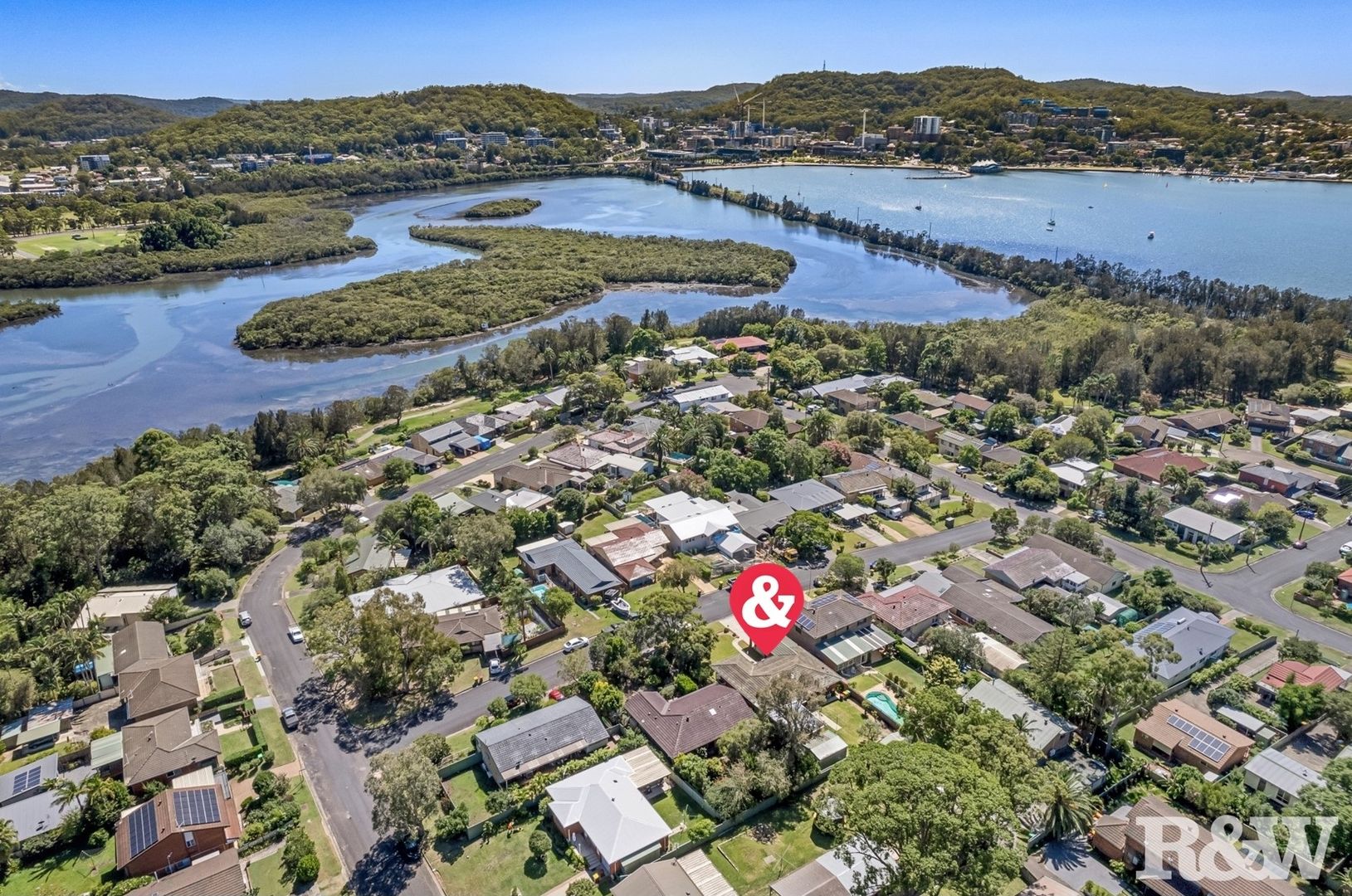 11 Brentwood Avenue, Point Clare NSW 2250, Image 1