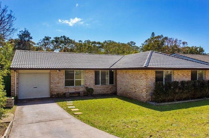 4 bedrooms House in 71 Northumberland Way TUMBI UMBI NSW, 2261