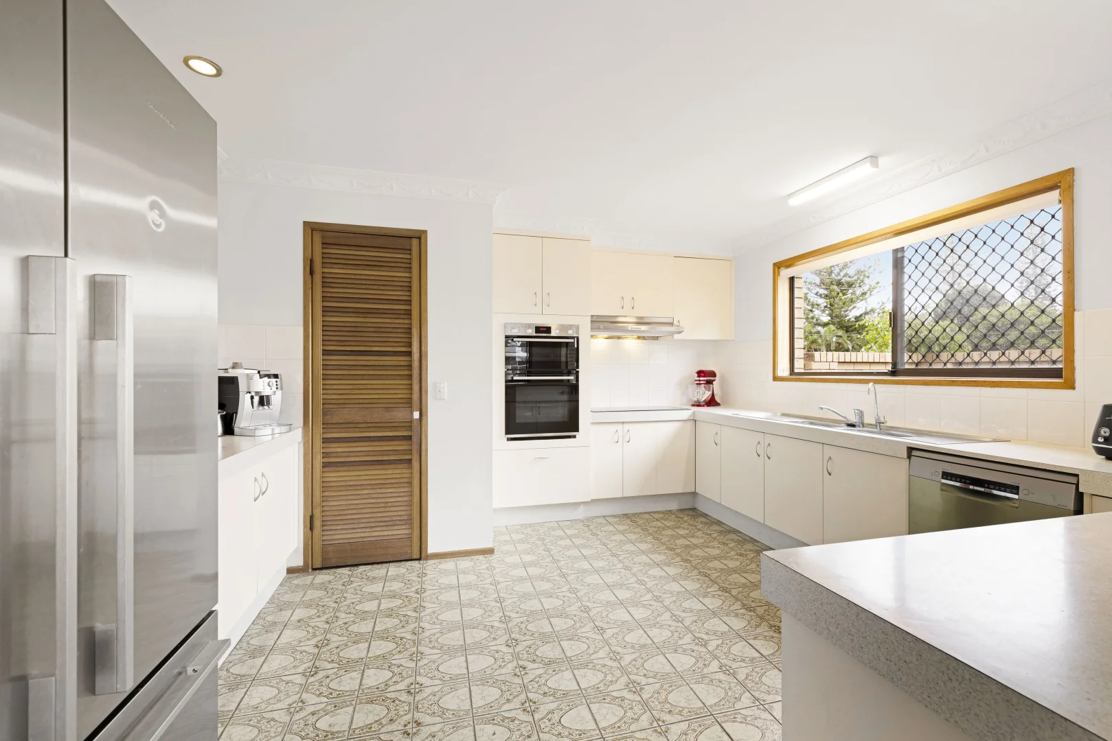 Additional image 12 of 3 Sheridan Park Avenue, Broadbeach Waters QLD 4218