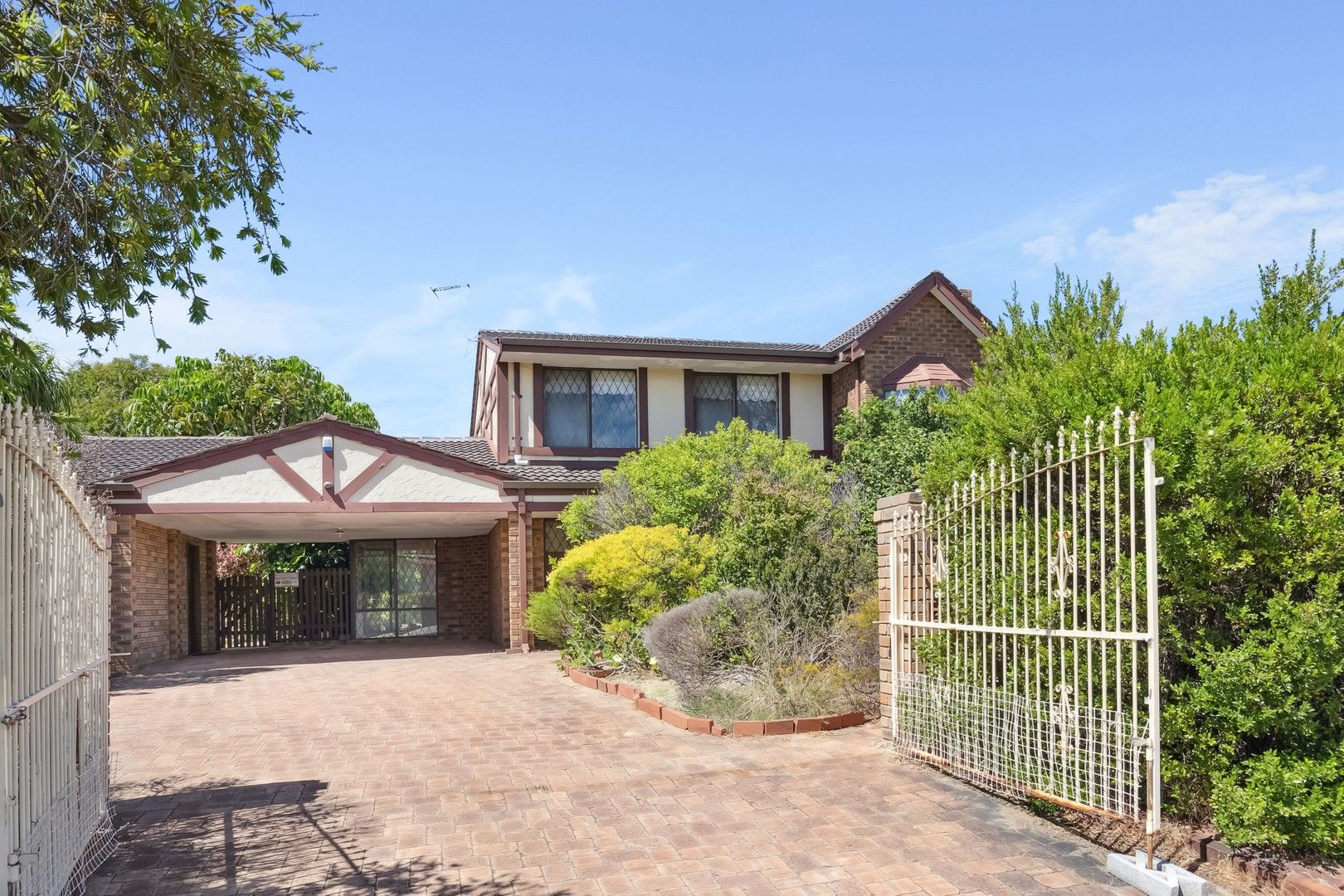 5 bedrooms House in 65 Allerton Way BOORAGOON WA, 6154