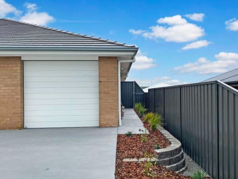 2 bedrooms Apartment / Unit / Flat in 2/11 Troon Avenue HEDDON GRETA NSW, 2321