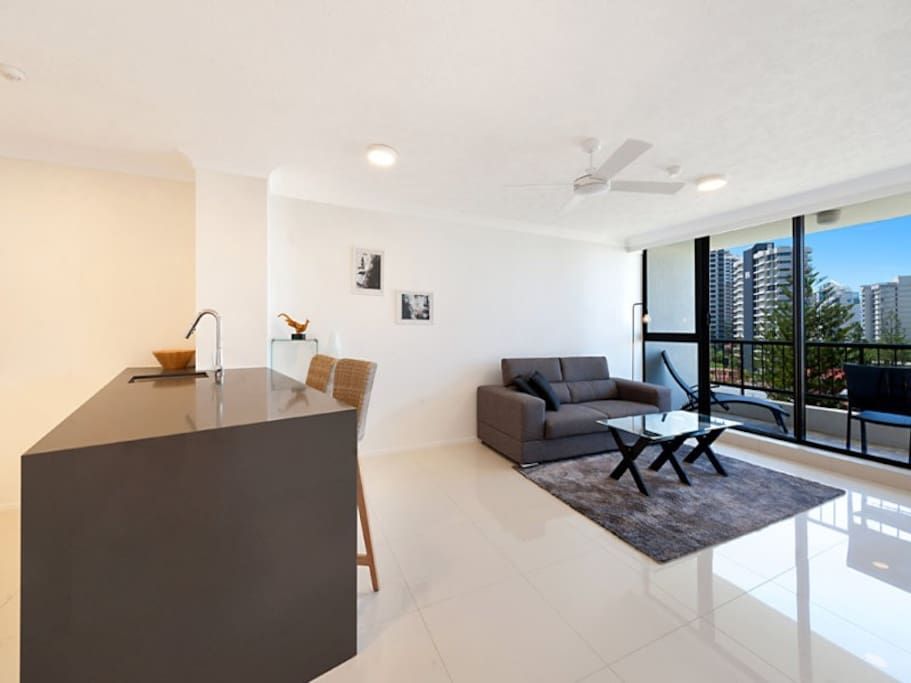 1 bedrooms Apartment / Unit / Flat in 26/2943 'Alexander' Surfers Paradise Boulevard SURFERS PARADISE QLD, 4217