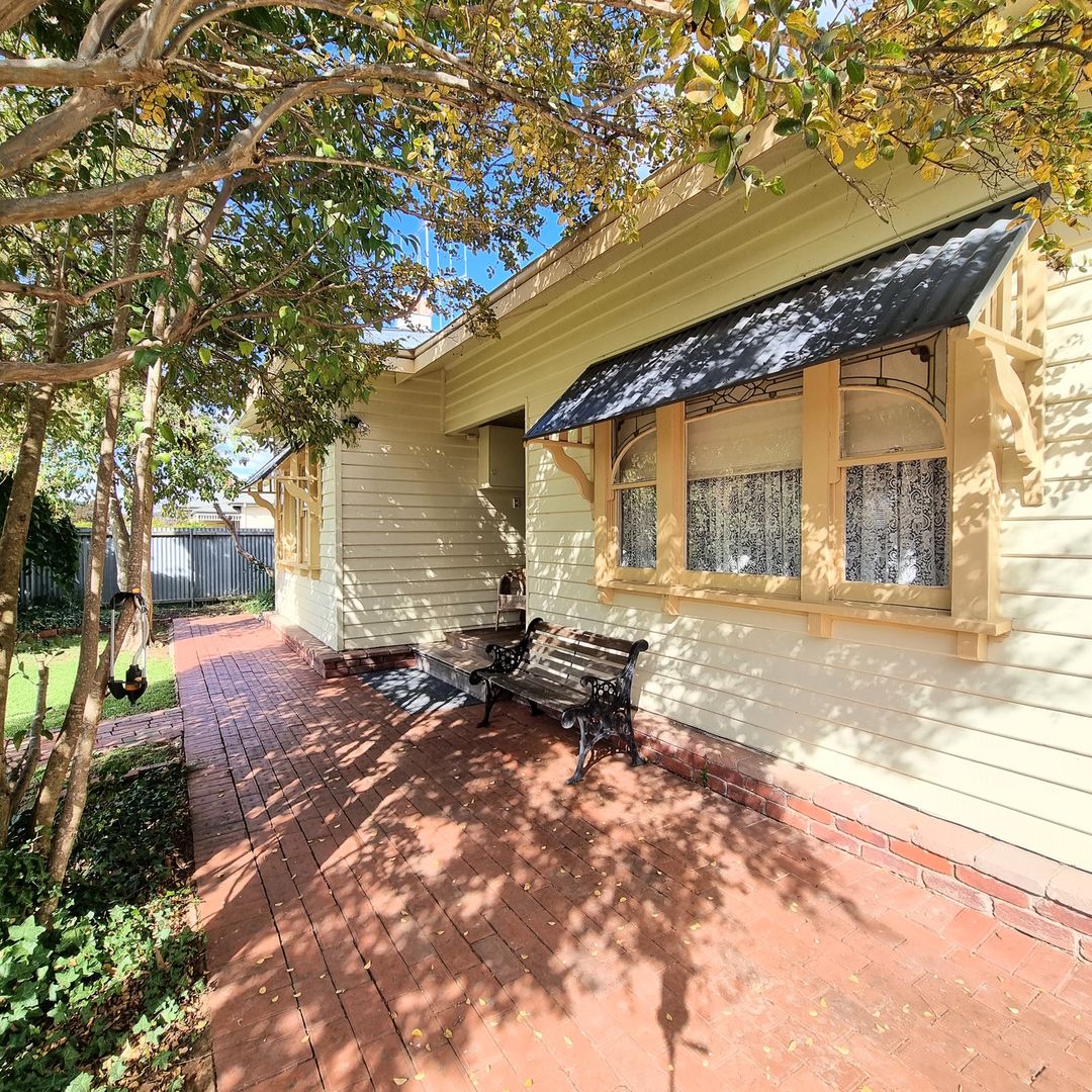 18 Sutherland Avenue, Shepparton VIC 3630 Domain