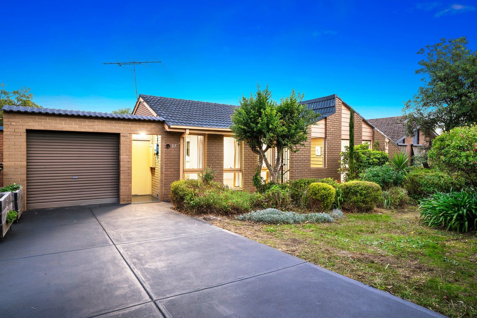 27 Roycroft Avenue, Mill Park VIC 3082, Image 0