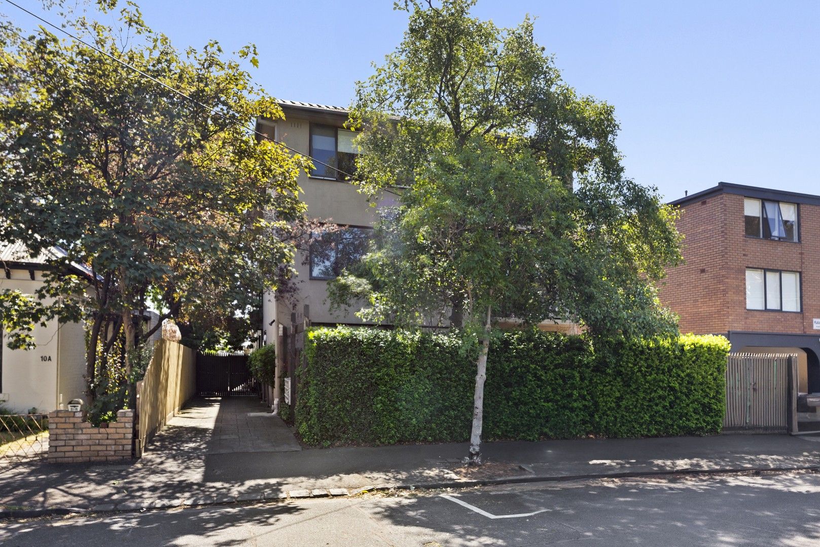 2 bedrooms Apartment / Unit / Flat in 4/8 Airlie Avenue PRAHRAN VIC, 3181