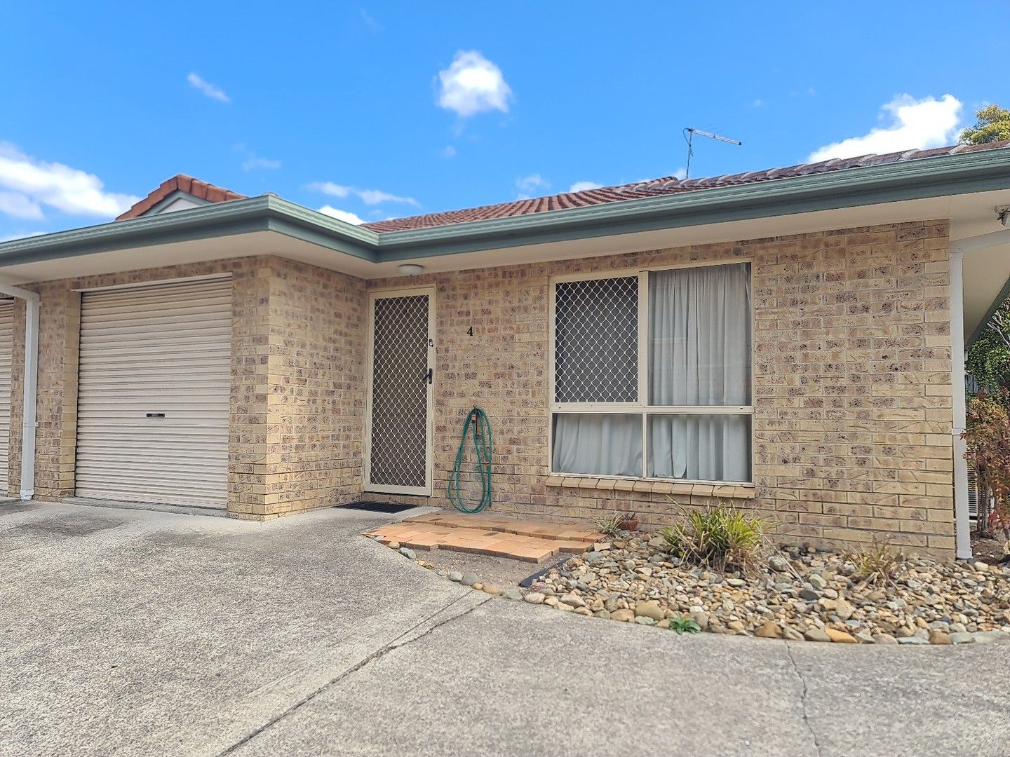 2 bedrooms Townhouse in 4/129 Castile Crescent EDENS LANDING QLD, 4207