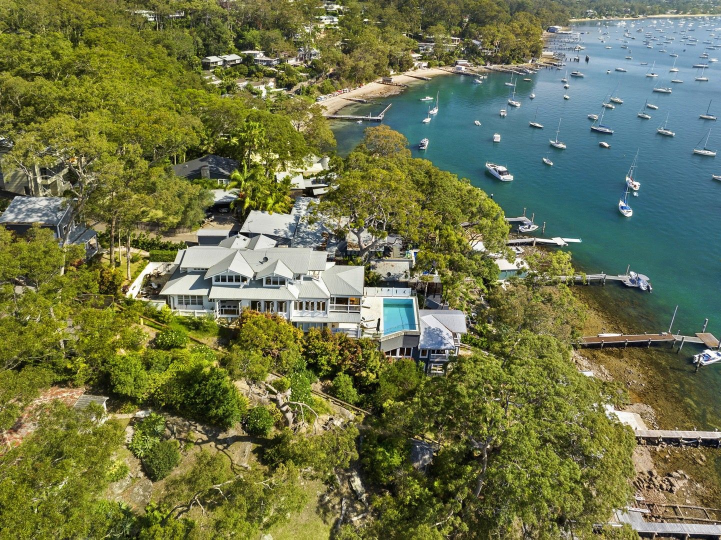 8 bedrooms House in 129 Riverview Road AVALON BEACH NSW, 2107