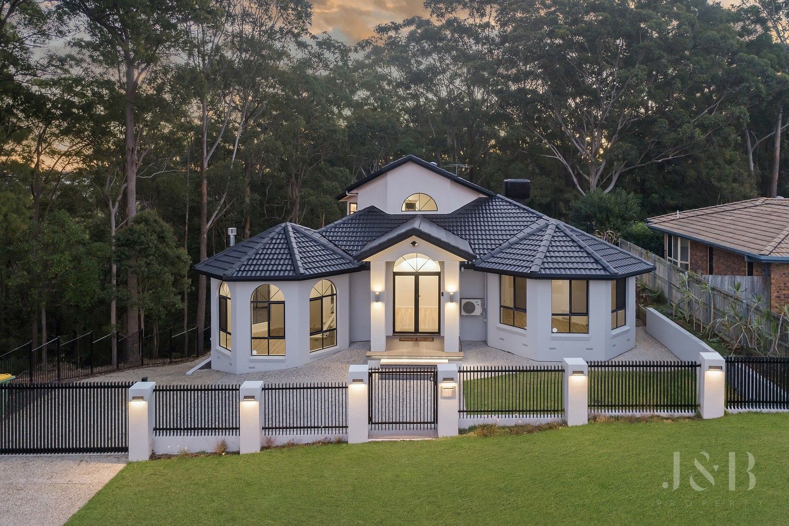 5 bedrooms House in 62-64 Billiluna Street SHAILER PARK QLD, 4128