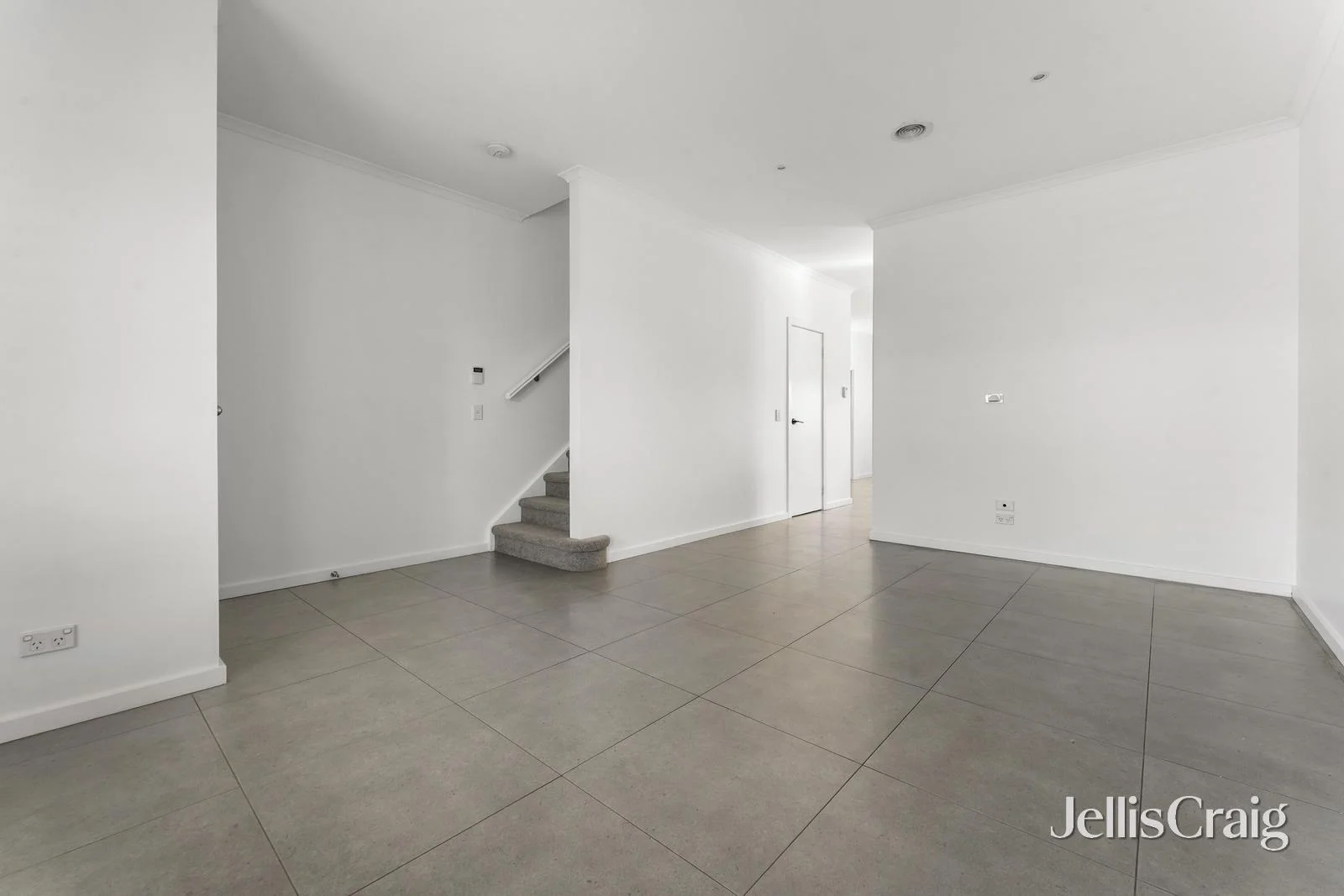 Additional image 2 of 41 Balerno Circle, Gowanbrae VIC 3043