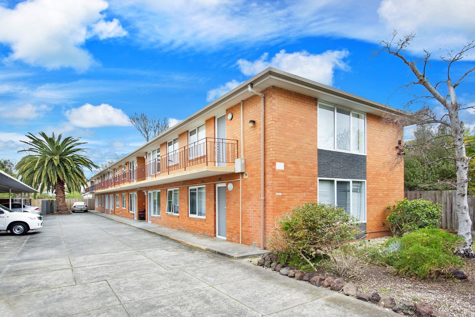 9/4 Walnut Street, Carnegie VIC 3163, Image 2