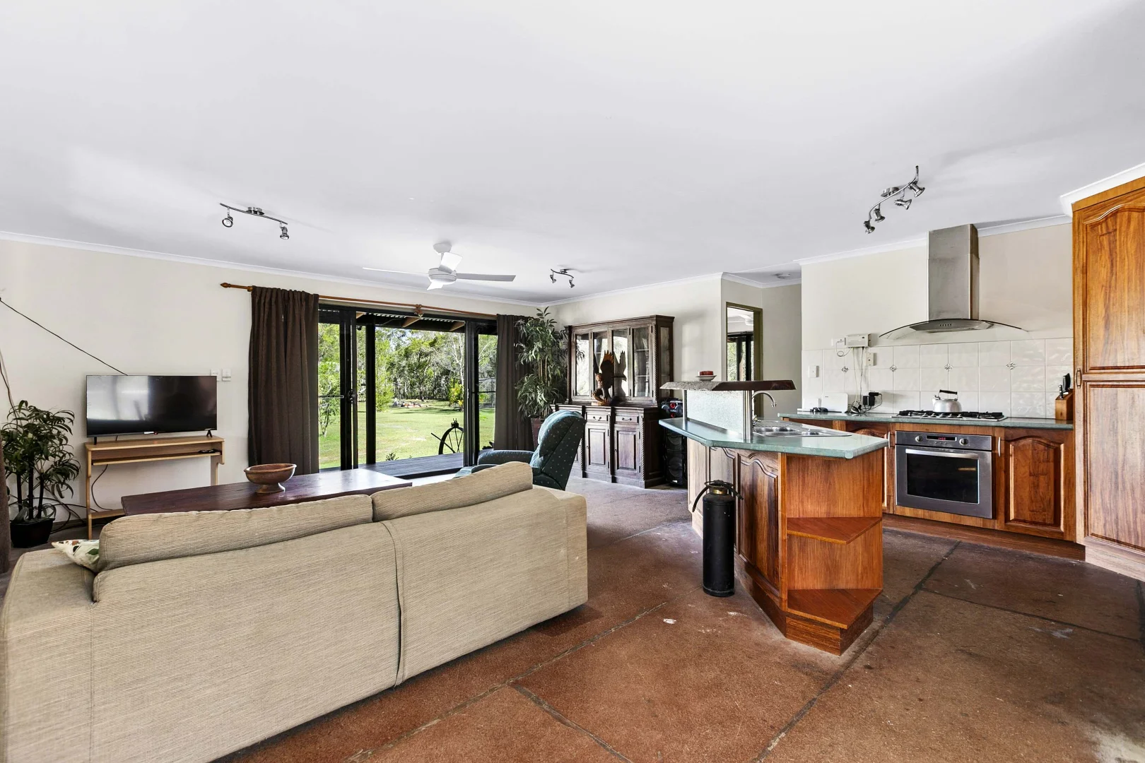 Additional image 6 of 297 Pacific Haven Cct, Pacific Haven QLD 4659