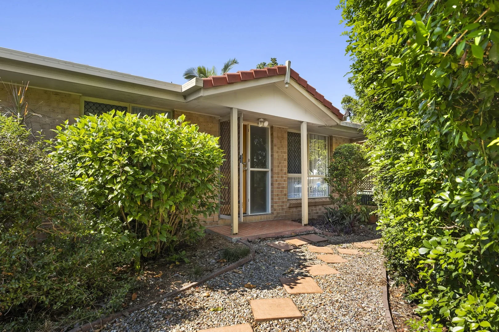 2 Vivian Street, Tennyson QLD 4105