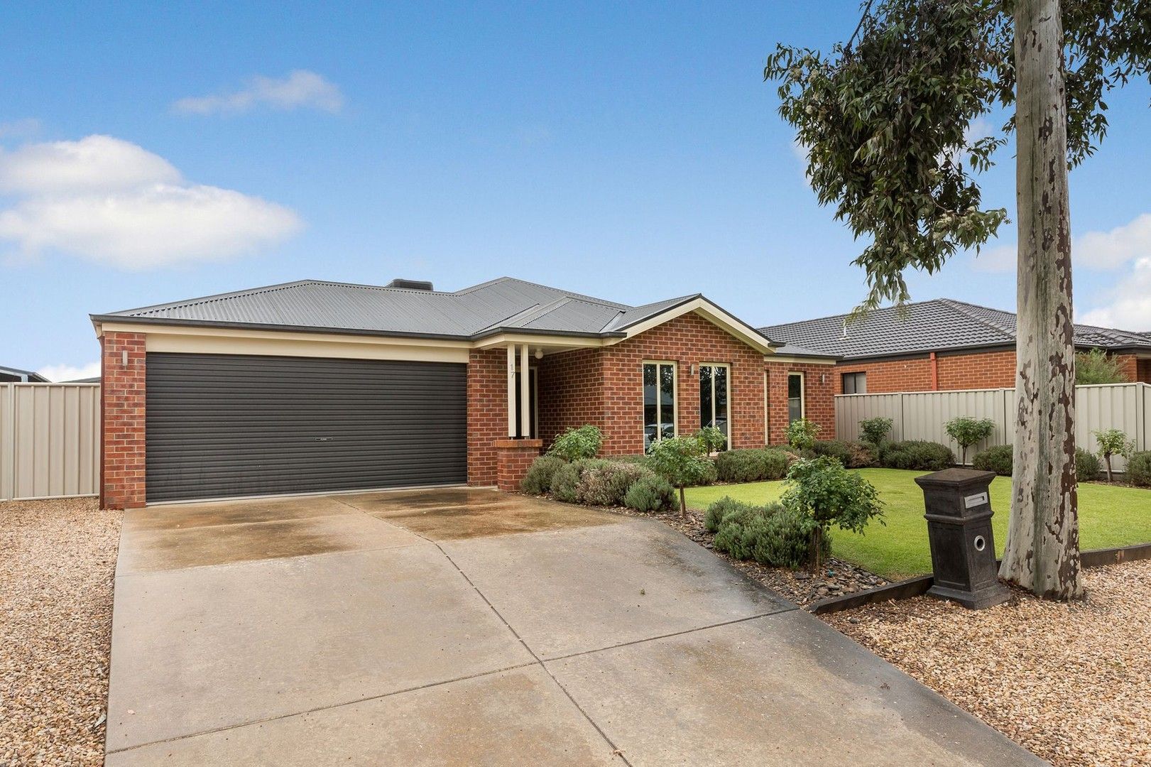 17 Arinya Close, Ascot VIC 3551, Image 0