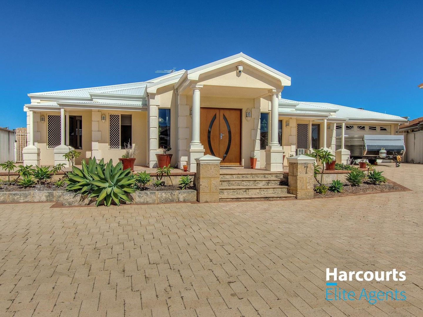 4 bedrooms House in 7 Venice Retreat WARNBRO WA, 6169