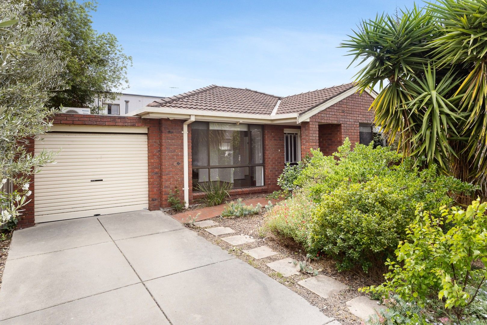 2 bedrooms Apartment / Unit / Flat in 1/349 Rossmoyne Street THORNBURY VIC, 3071
