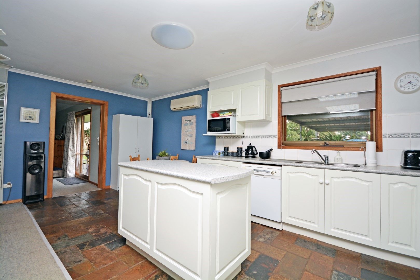 15 Champion Court, Portland VIC 3305, Image 2