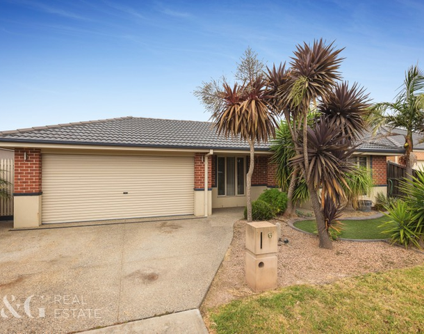 6 Vanessa Circuit, Pakenham VIC 3810