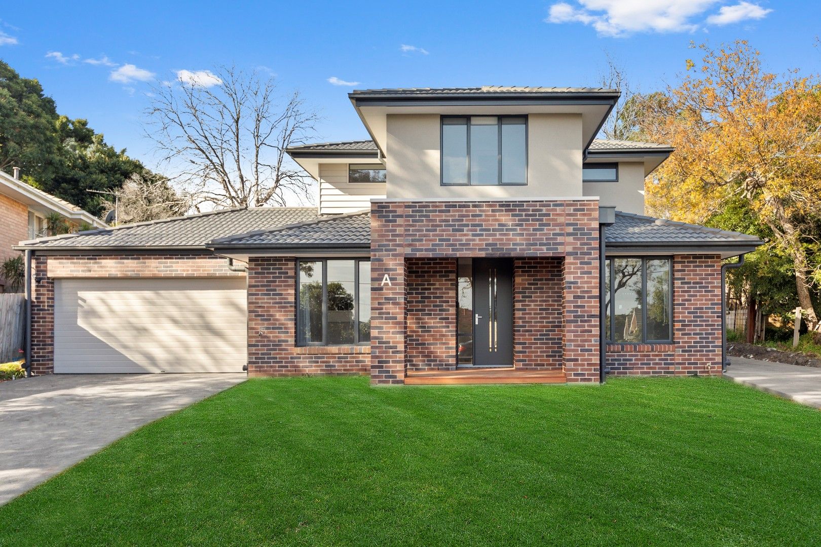 4 bedrooms Townhouse in 42A Hillcrest Road FRANKSTON VIC, 3199