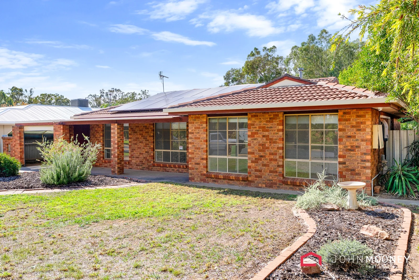 Additional image 3 of 20 Karoom Drive, Glenfield Park NSW 2650