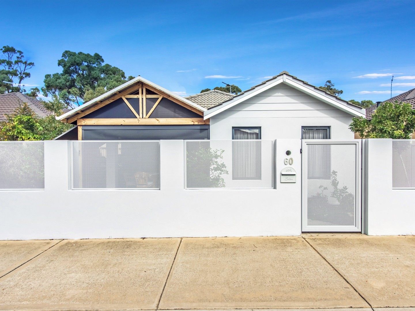 4 bedrooms House in 60 Baroness Road BALDIVIS WA, 6171