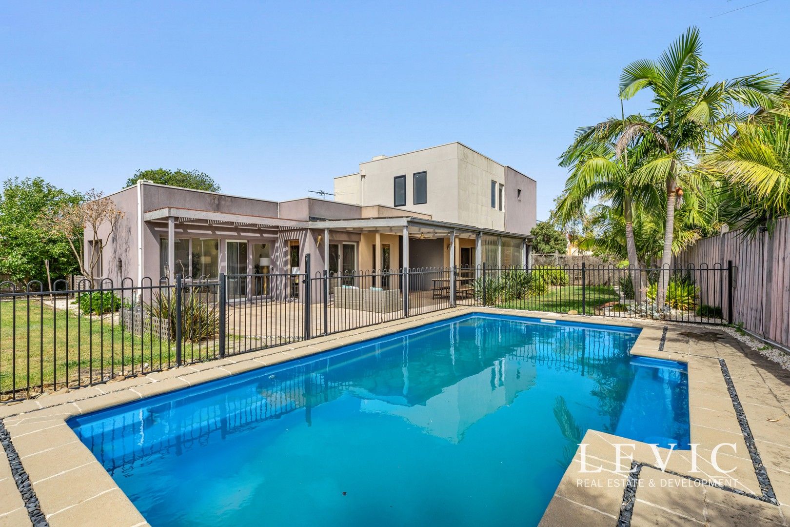 16 Bluegrass Close, Waterways VIC 3195, Image 0