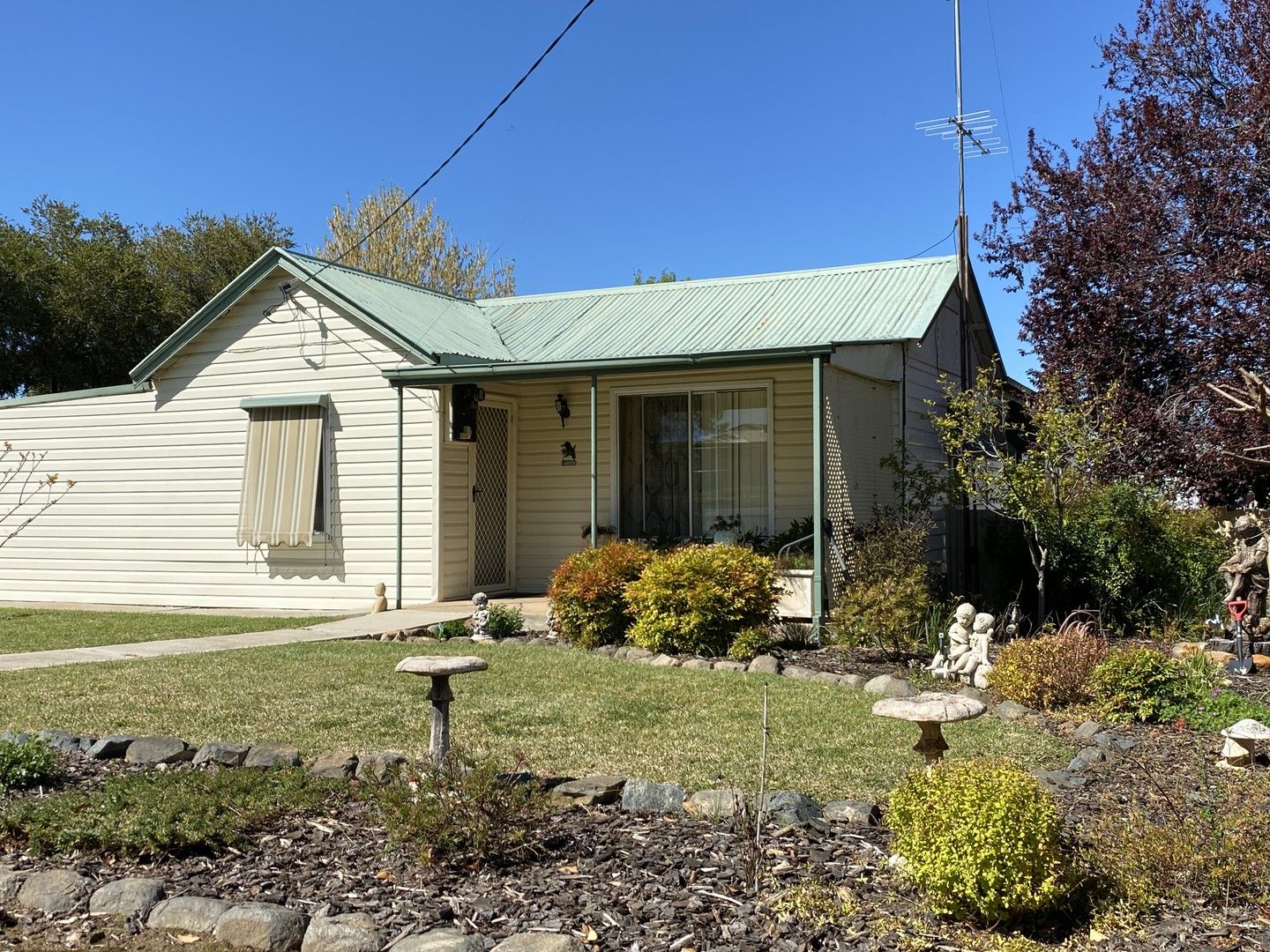 27 Hayes Street, Henty NSW 2658, Image 0