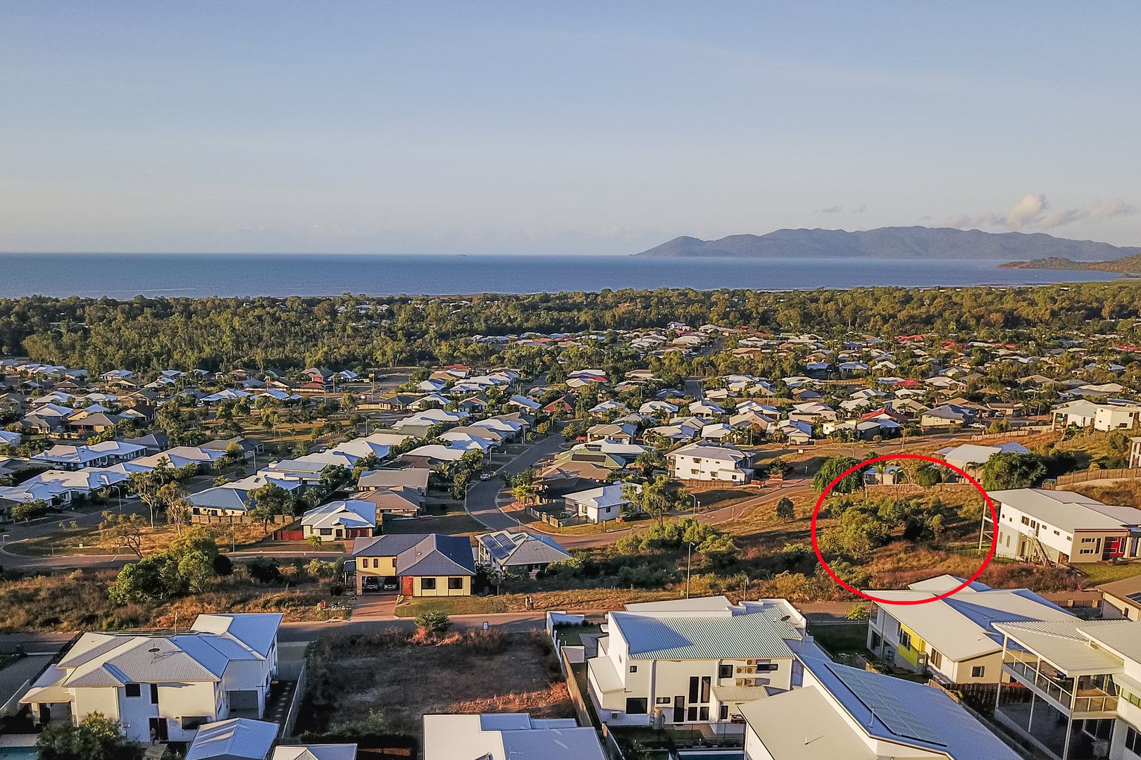 12 Cashell Crescent, Bushland Beach QLD 4818, Image 2