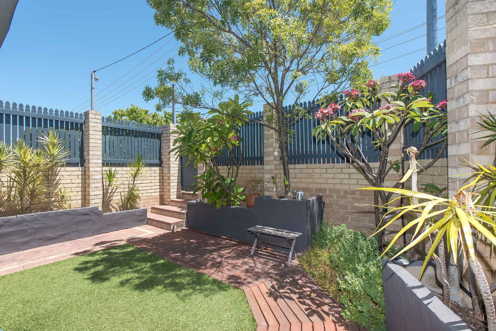 1/8 Ravenswood Drive, Nollamara WA 6061, Image 2