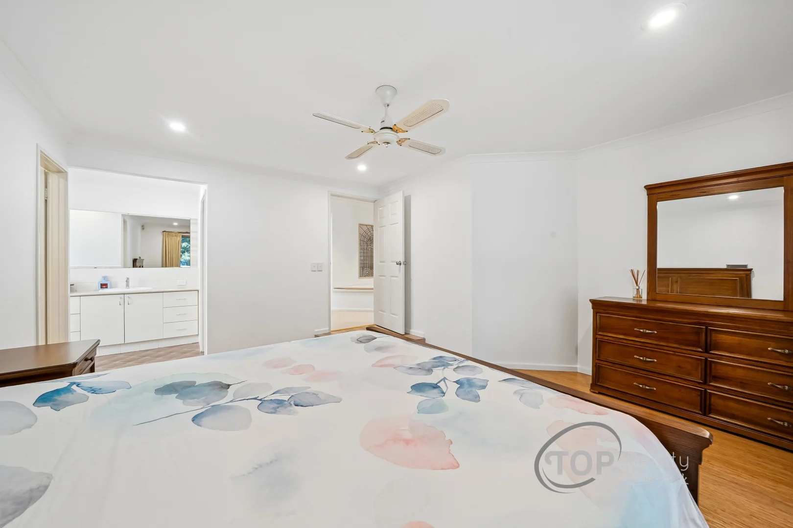 Additional image 20 of 34 Sinclair Crescent, Winthrop WA 6150