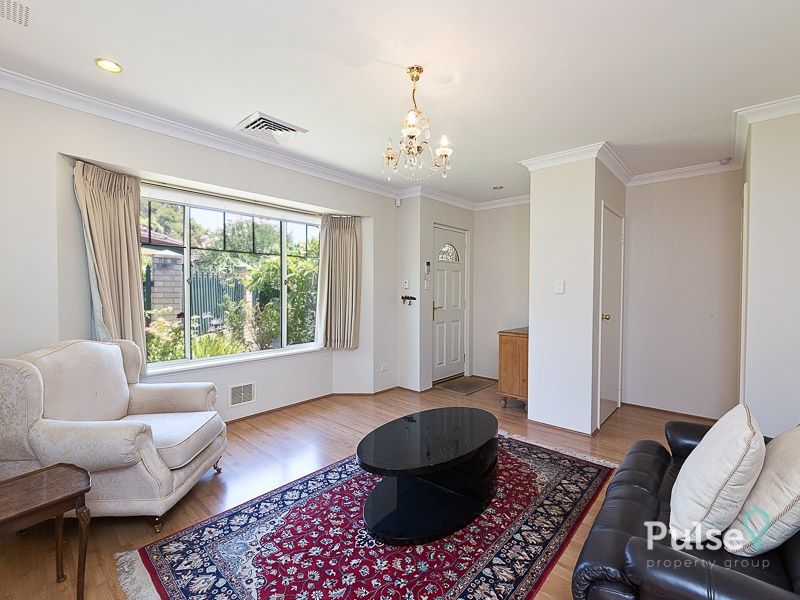 2/16 Passmore Street, Rossmoyne WA 6148, Image 2