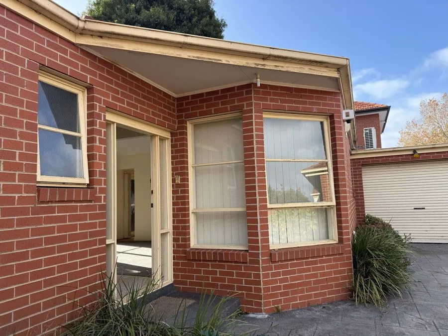 Quality Unit in Boutique Block, Glen Huntly
