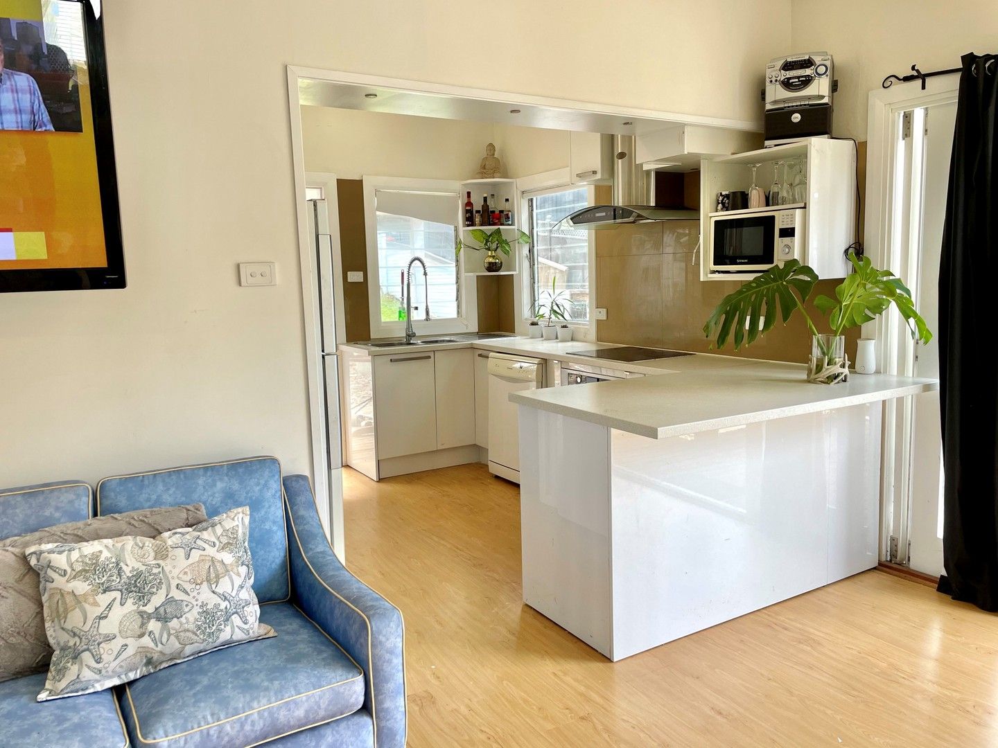 2 bedrooms House in 1A Elanora Road ELANORA HEIGHTS NSW, 2101