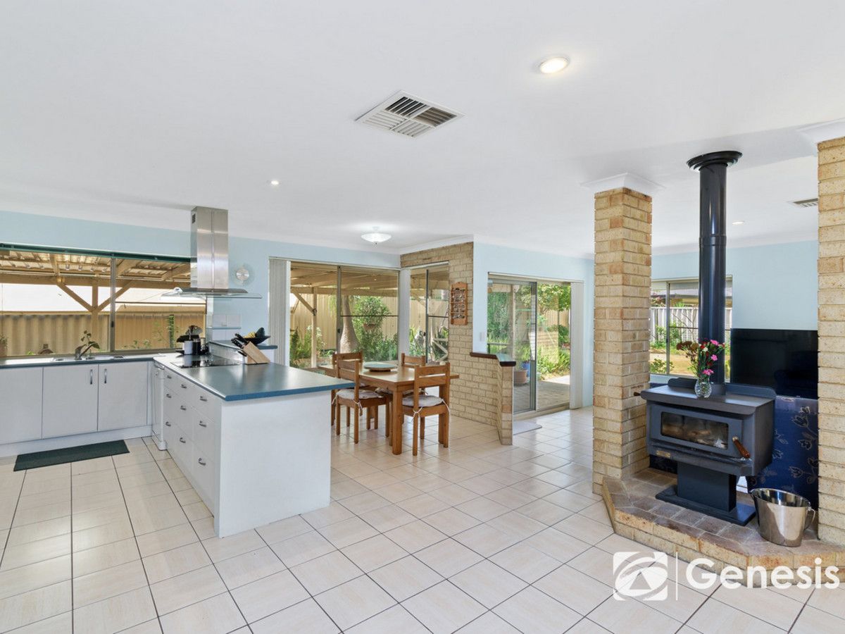 11 Argyll Close, Camillo WA 6111, Image 2