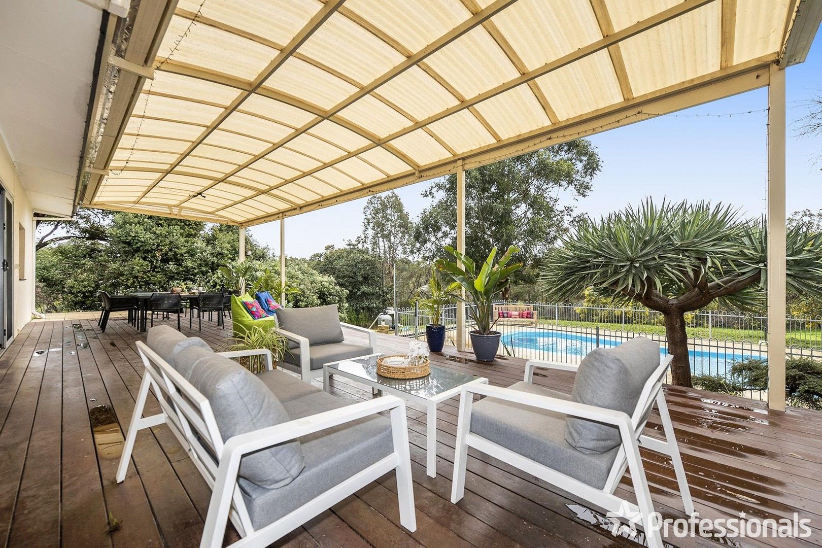 2 Craigie Place, Mundaring WA 6073, Image 0