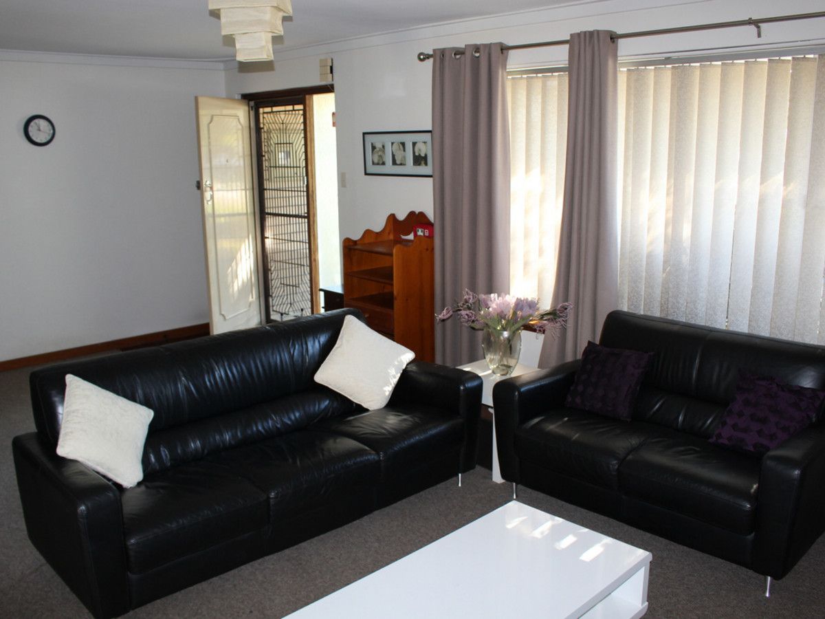 3 bedrooms House in 24 Manning Road CANNINGTON WA, 6107