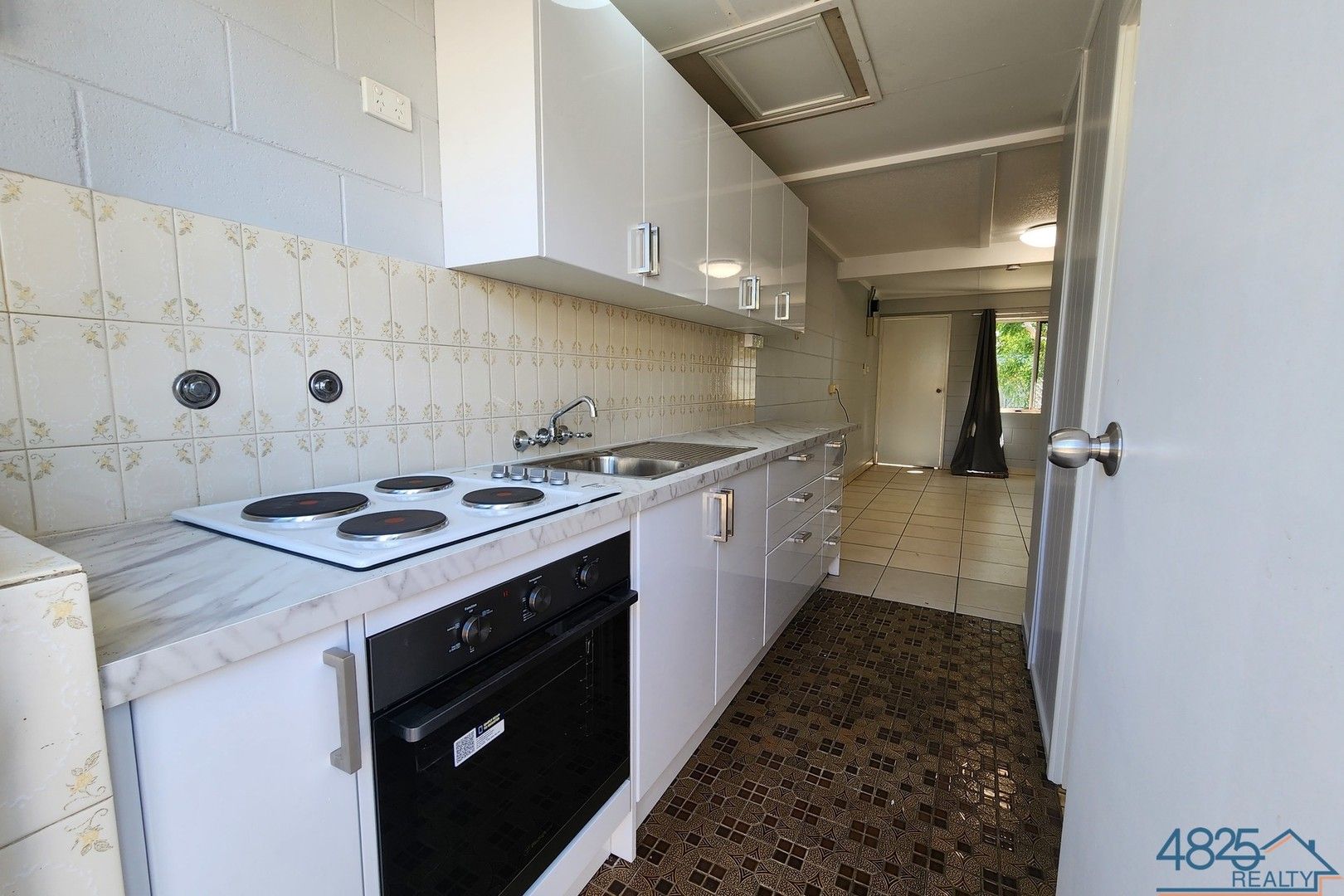1 bedrooms Apartment / Unit / Flat in 6/82 Miles Street MOUNT ISA QLD, 4825