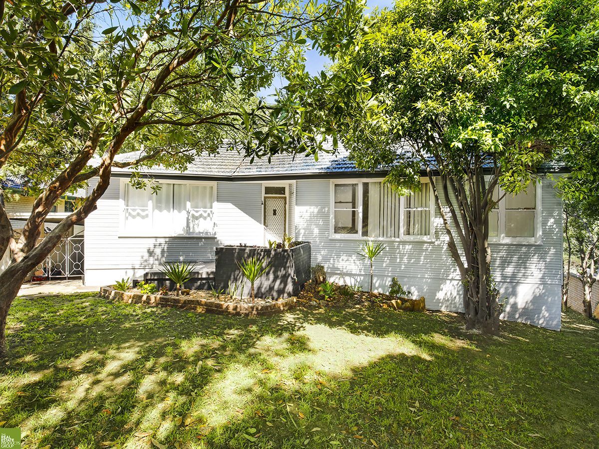 3 bedrooms House in 17 Shoobert Cres KEIRAVILLE NSW, 2500