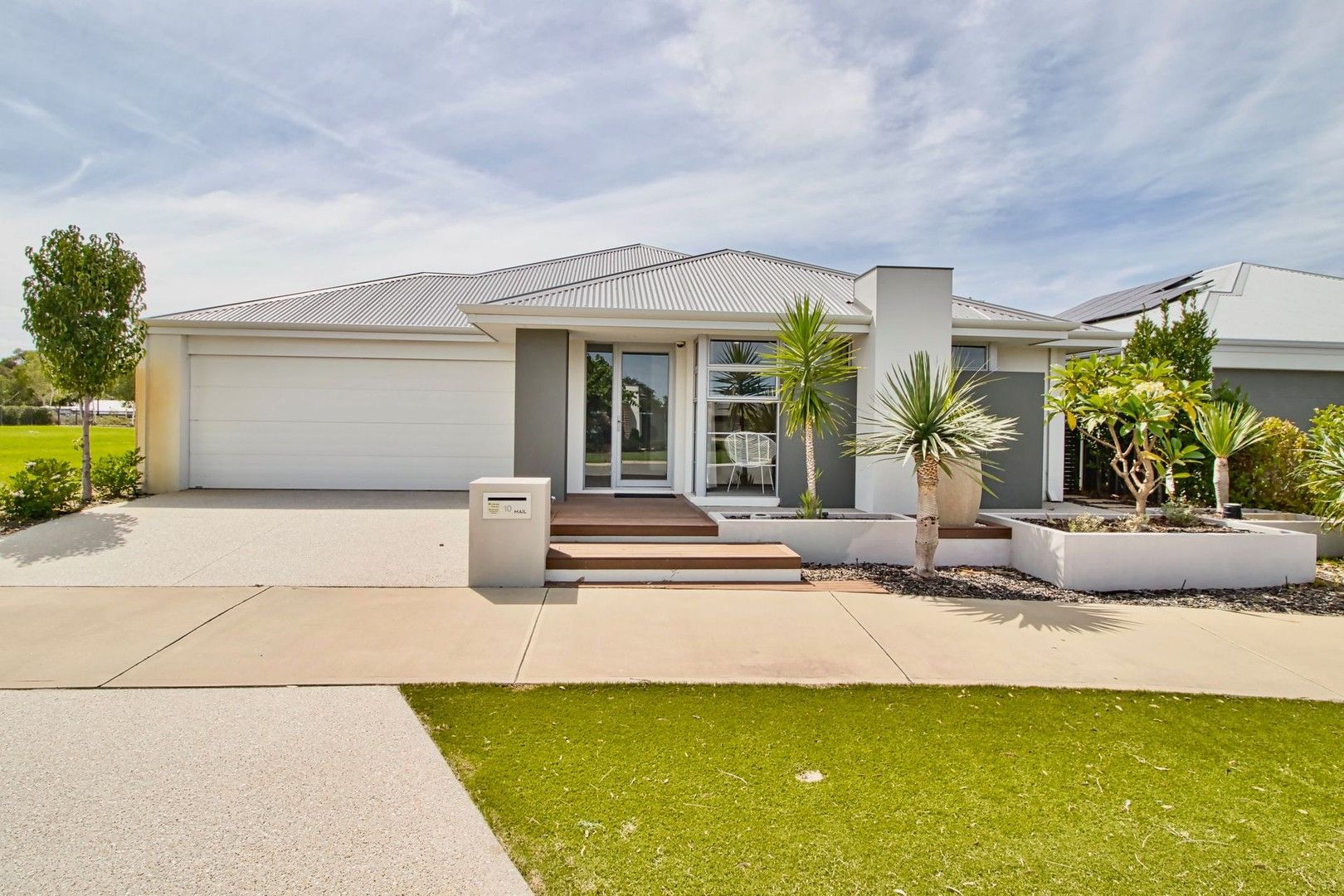 4 bedrooms House in 10 Morwell Loop BALDIVIS WA, 6171