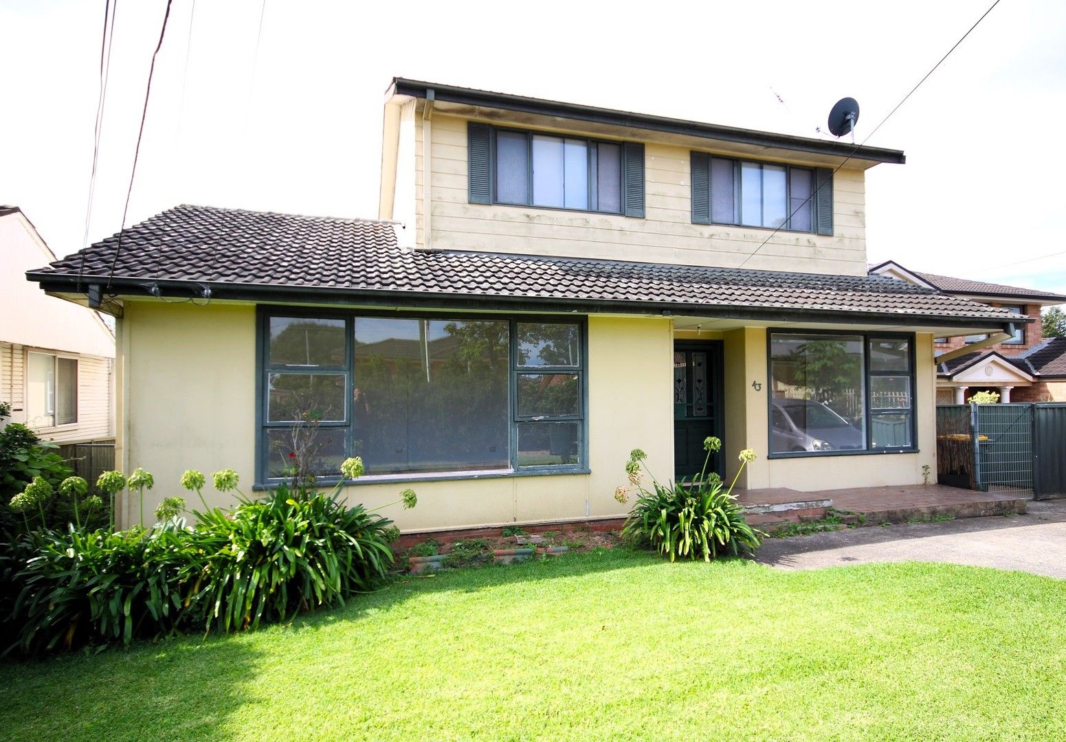 3 bedrooms House in 43 Endeavour Street SEVEN HILLS NSW, 2147