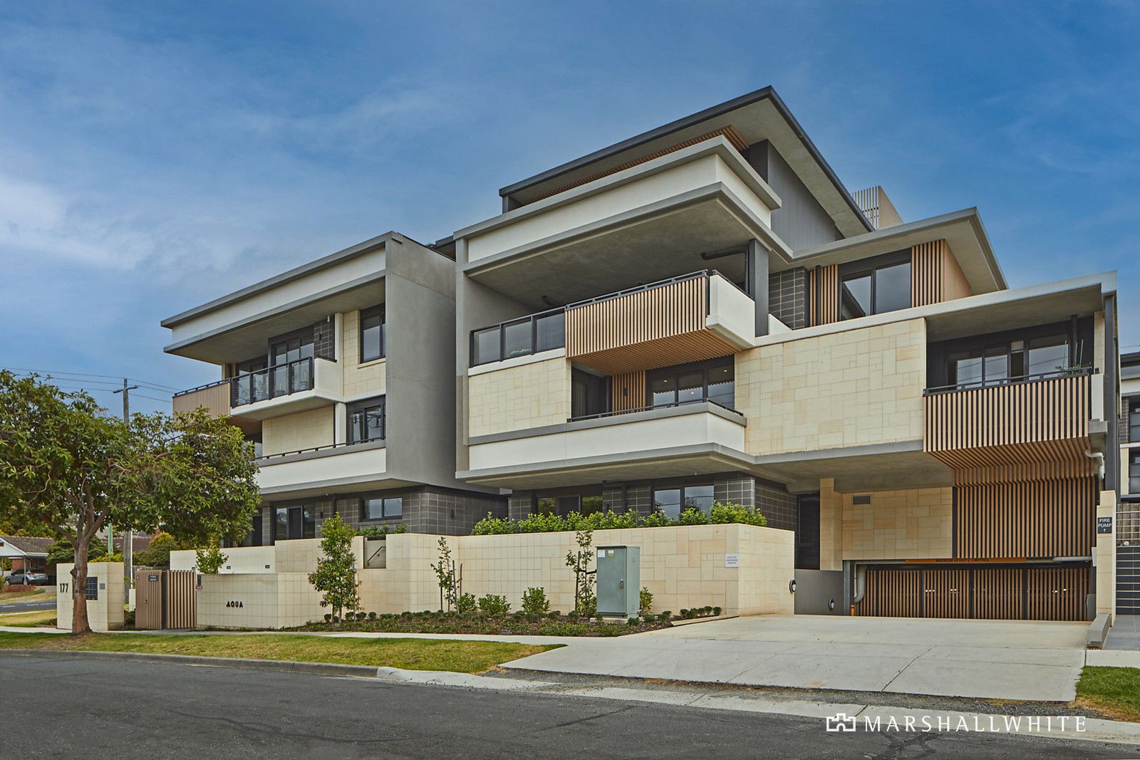 2 bedrooms Apartment / Unit / Flat in 103/177-179 Blackburn Road DONCASTER EAST VIC, 3109