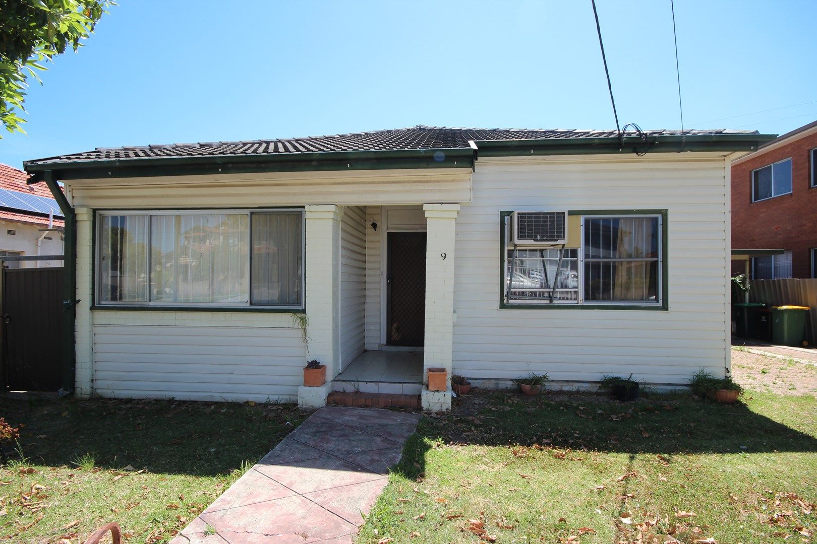 4 bedrooms House in 9 Gowrie Avenue PUNCHBOWL NSW, 2196