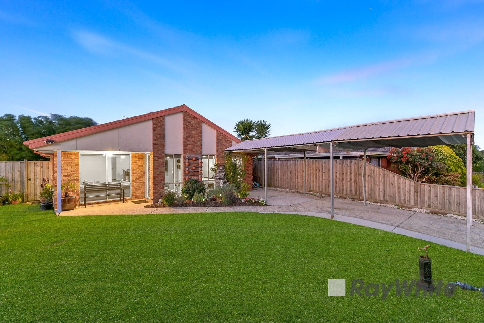 3 bedrooms House in 13 Horseman Court NARRE WARREN SOUTH VIC, 3805